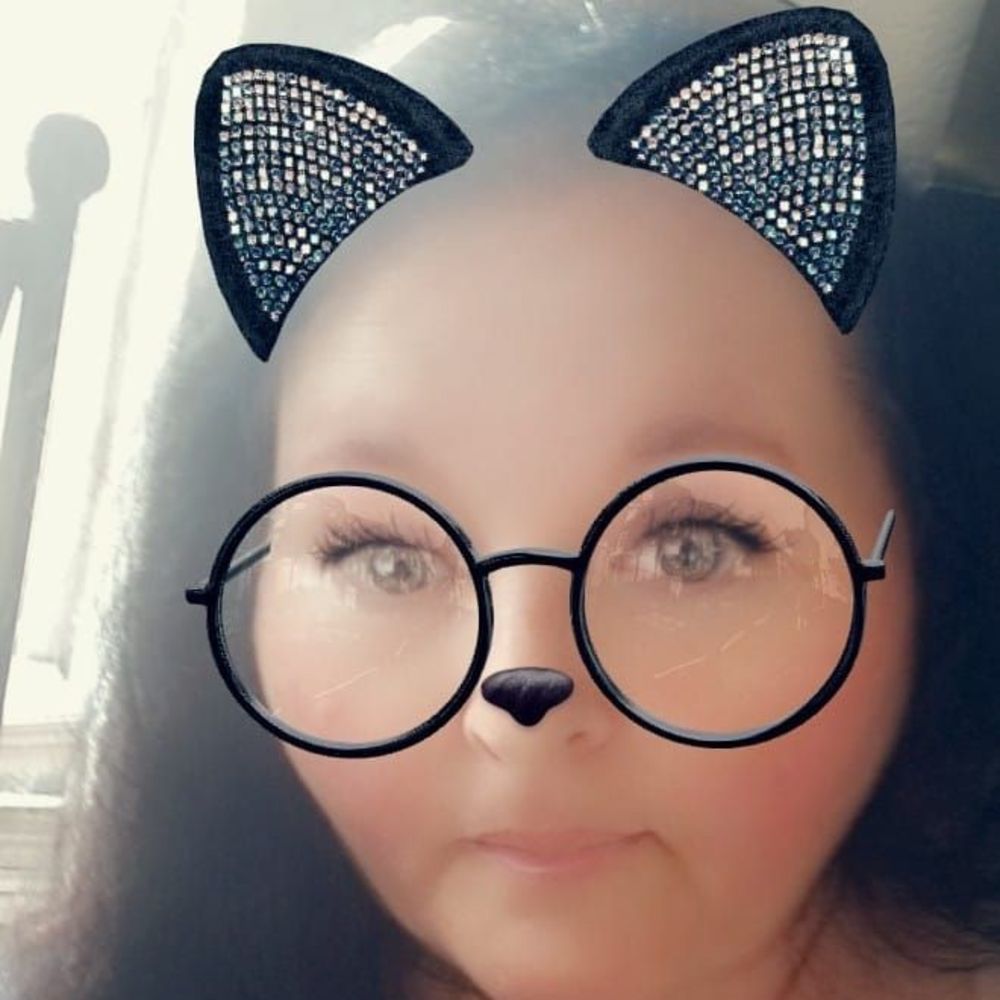 Meet your Posher, Crystal